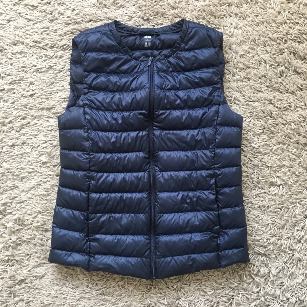 SOLD!‼️Uniqlo | sleeveless puffer vest size small - Picture 4 of 7